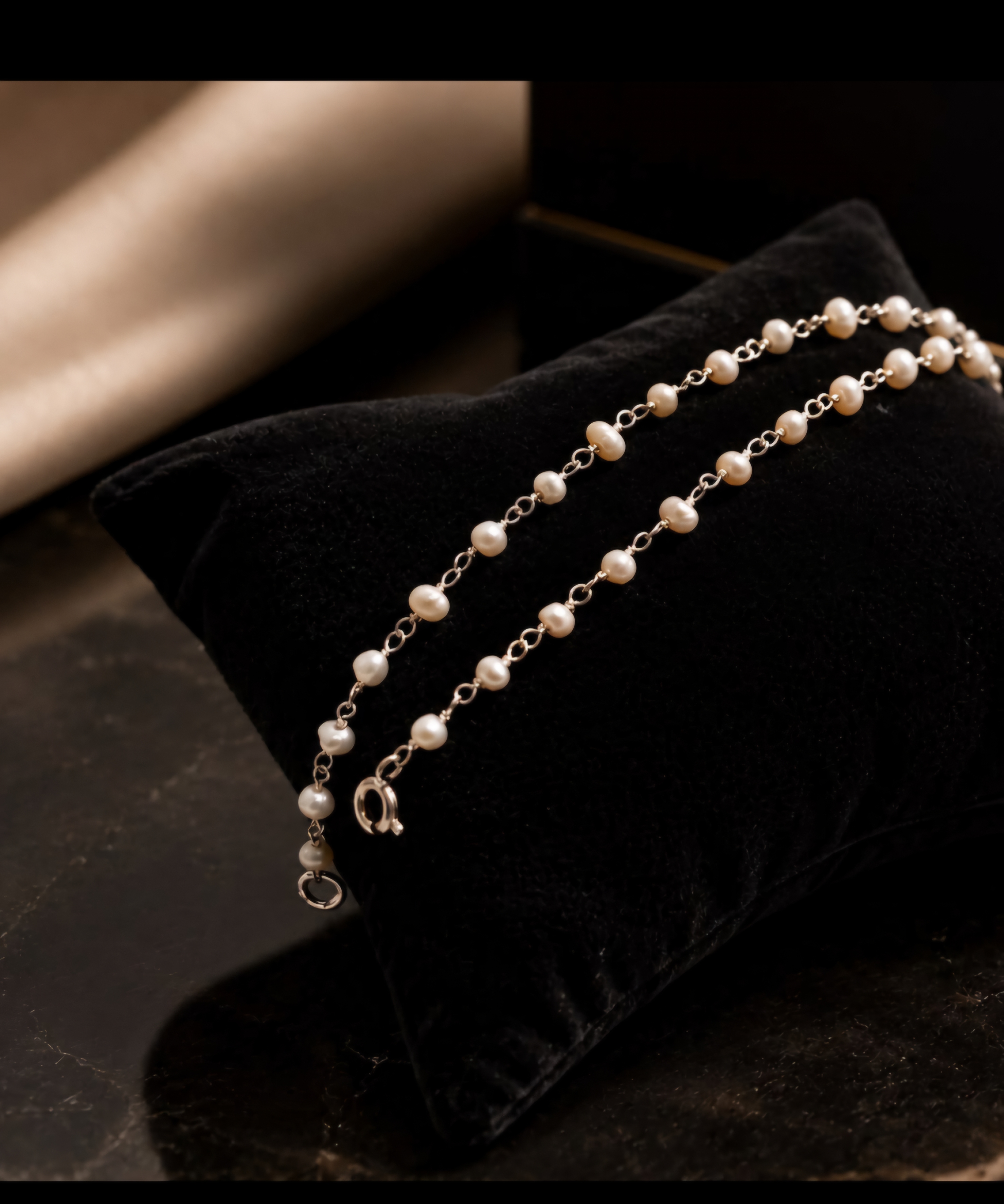 Parure en argent 925 ornée de perles naturelles blanches